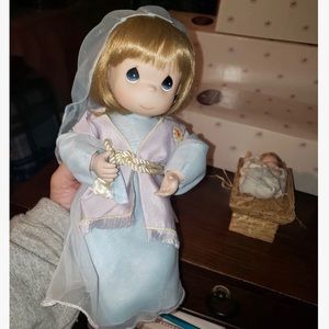 Ashton Drake Precious Moments Mary and Baby Jesus Manger Come Let Us Adore Dolls